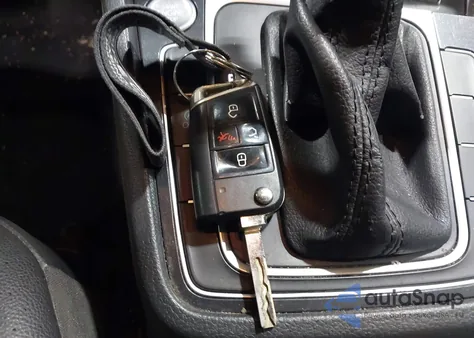 2020 Volkswagen Golf 1.4T Tsi from USA, damaged, VIN 3VWG57AU7LM001154